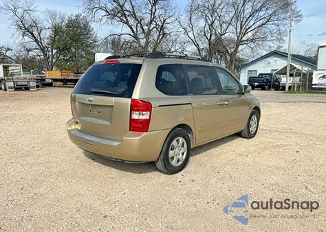 2008 Kia Sedona z USA, uszkodzony, nr VIN KNDMB133686200316